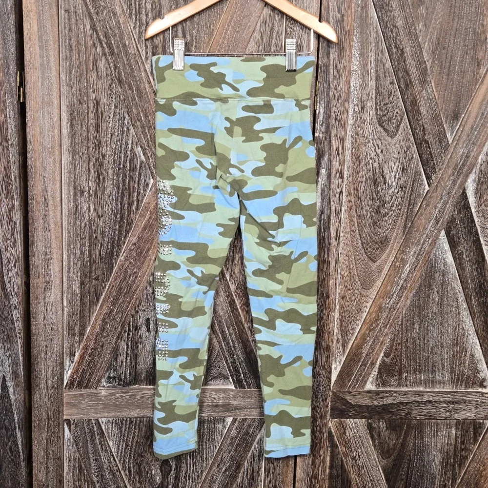 Justice Girls Camouflage Leggings‎ Size 8 Rhinestone LOVE Detail Green Blue